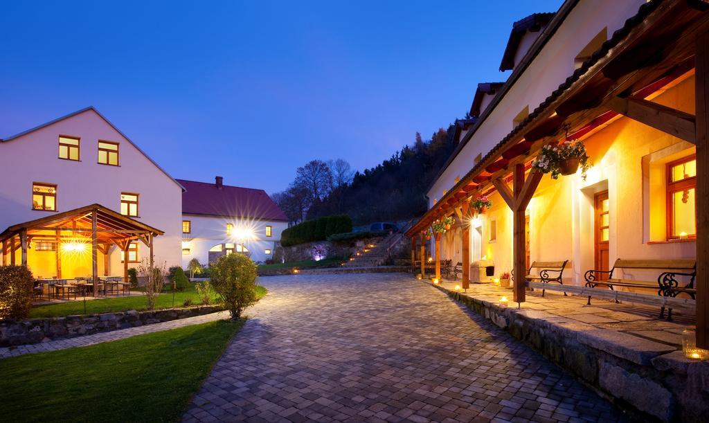 Hotel Dvůr Stráň Karlovy Vary Esterno foto