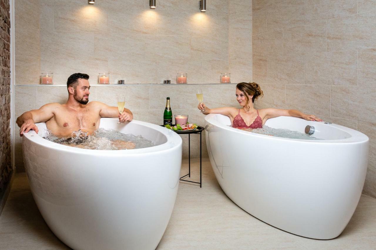 Hotel Dvůr Stráň Karlovy Vary Esterno foto